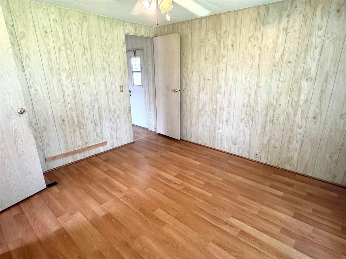 5562 LANSING DRIVE — photo 5 of 18