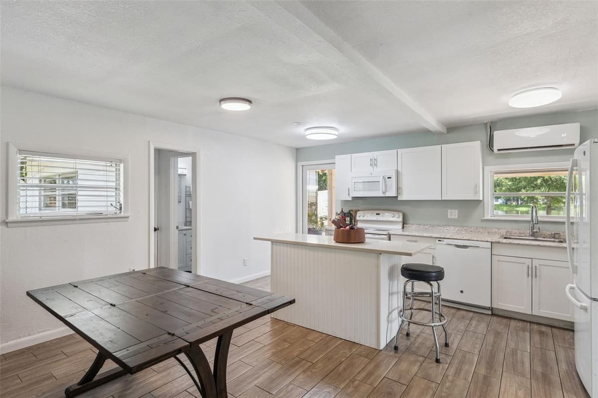809 GRANDVIEW AVENUE — photo 7 of 40