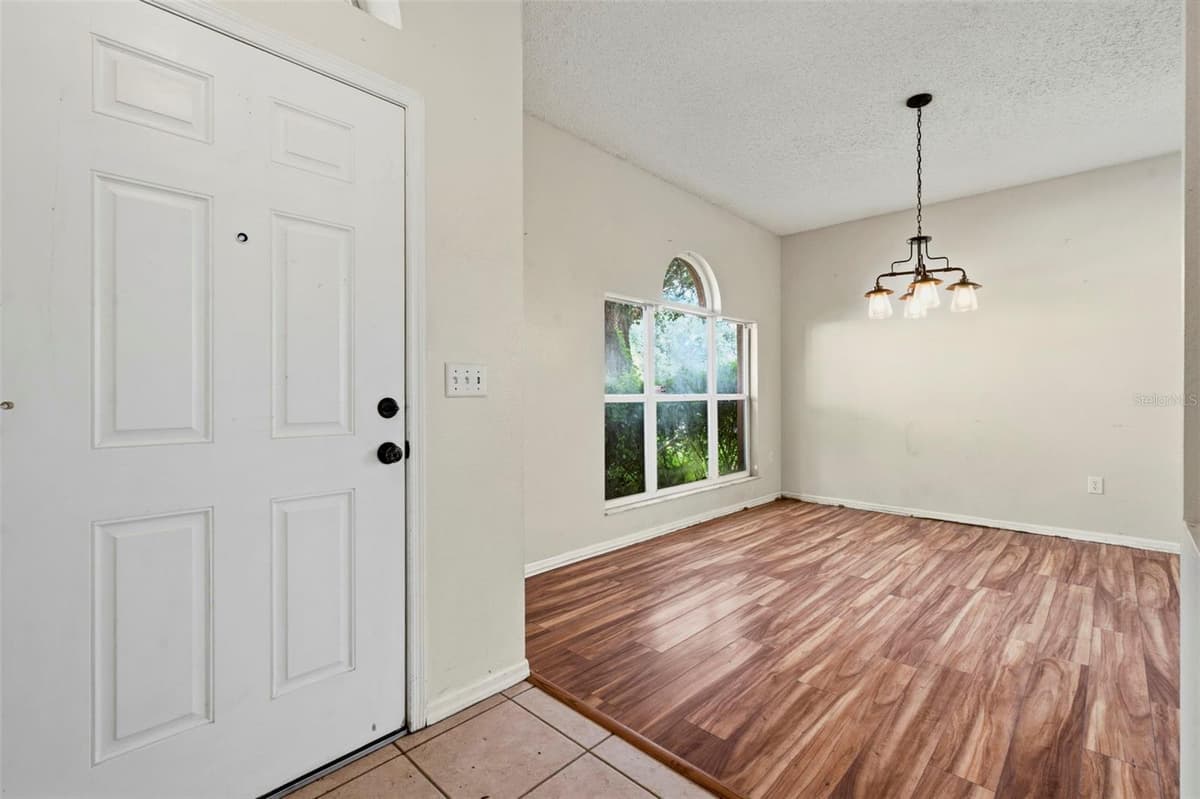 507 GREG STREET — photo 4 of 42