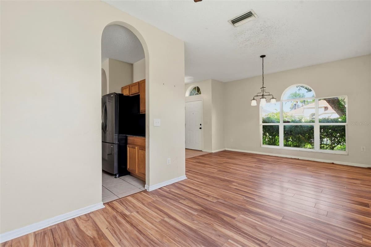 507 GREG STREET — photo 11 of 42