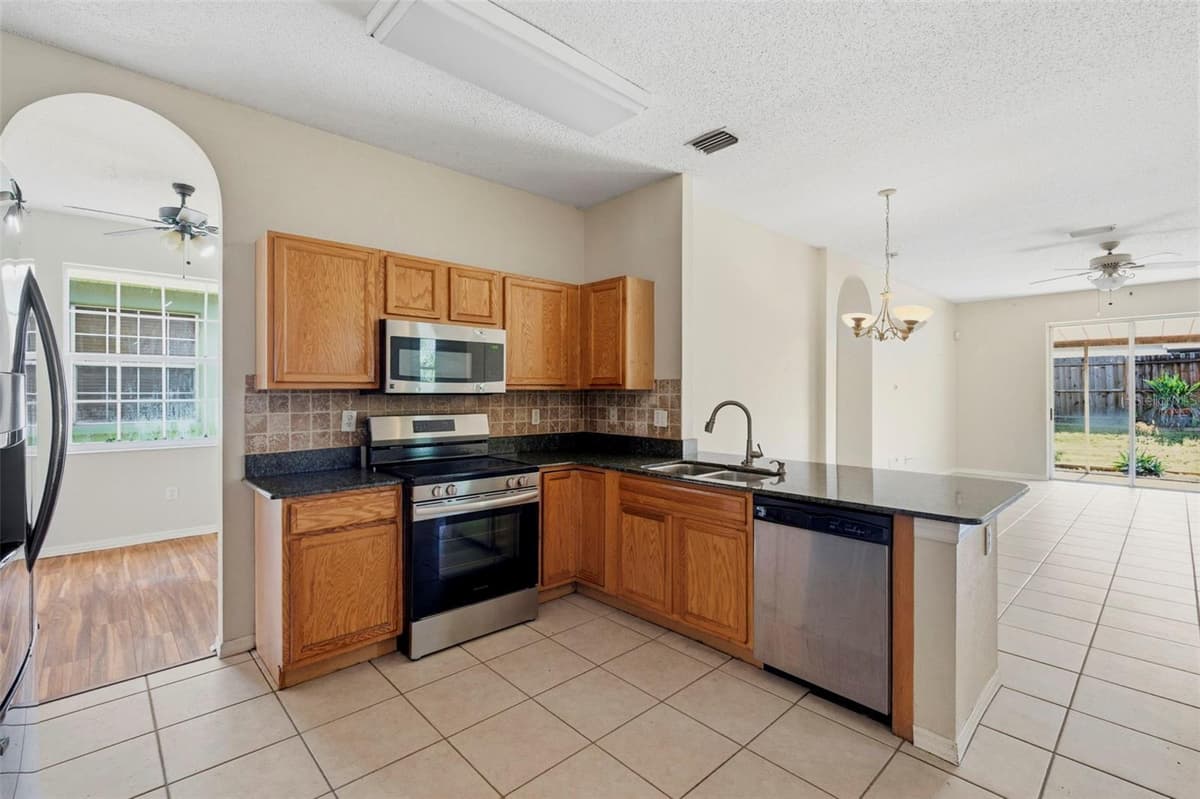 507 GREG STREET — photo 13 of 42