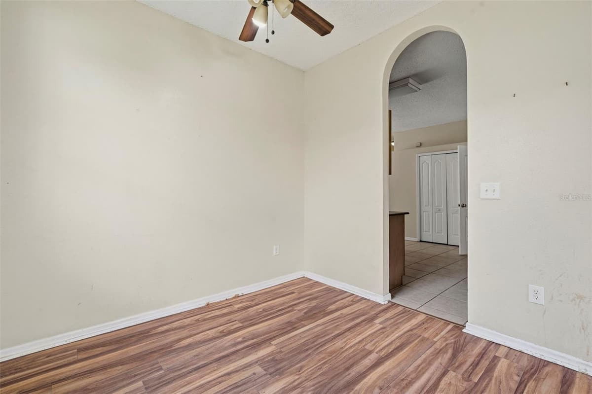 507 GREG STREET — photo 10 of 42