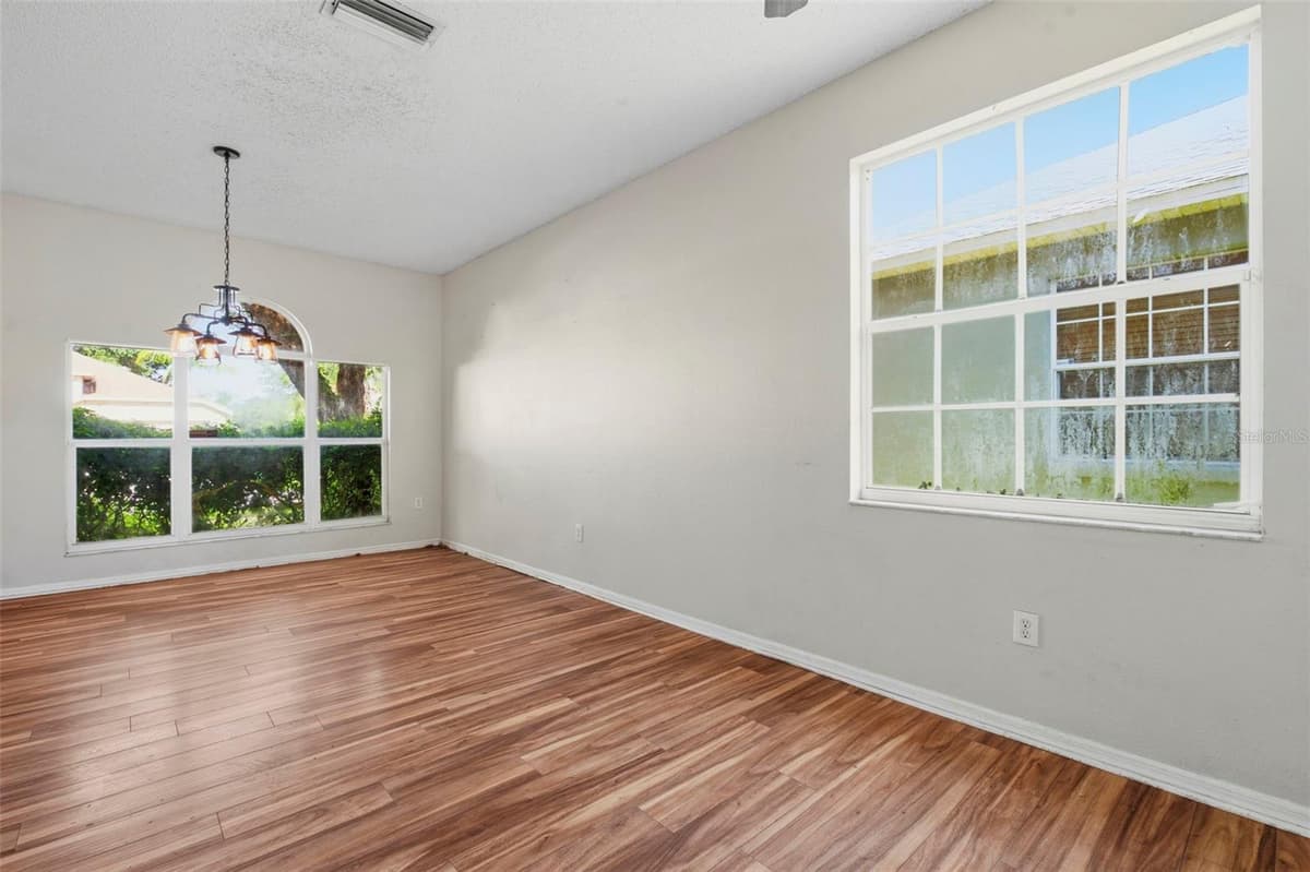 507 GREG STREET — photo 9 of 42