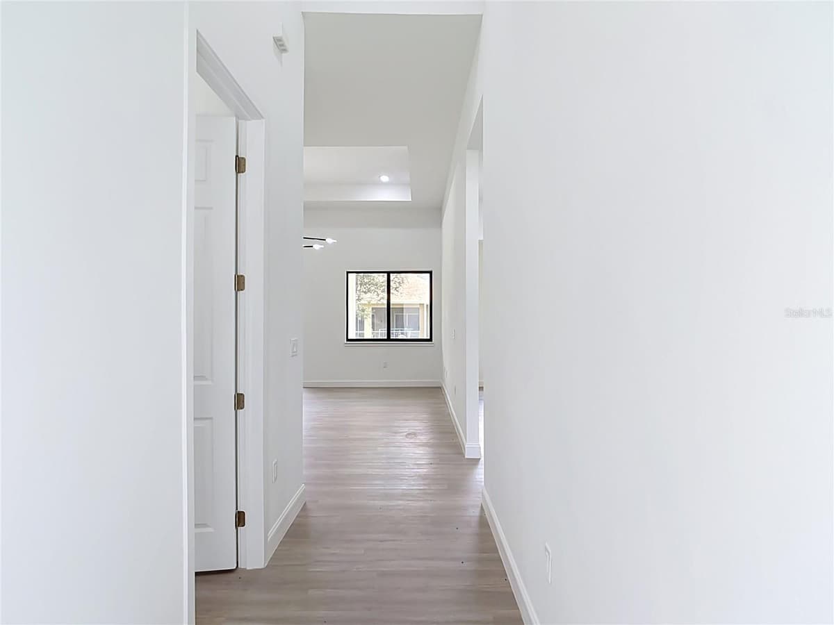 275 LECTURN STREET — photo 13 of 61