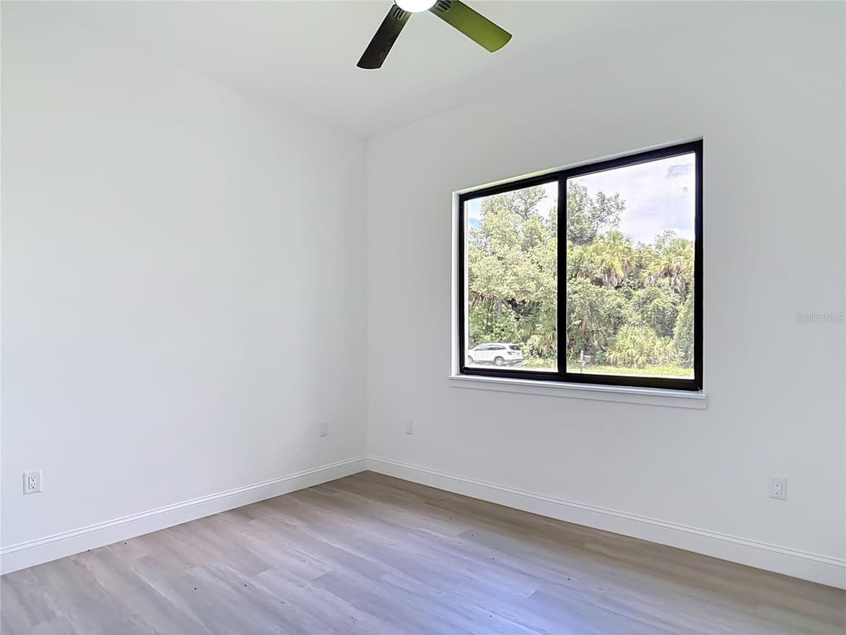 275 LECTURN STREET — photo 35 of 61