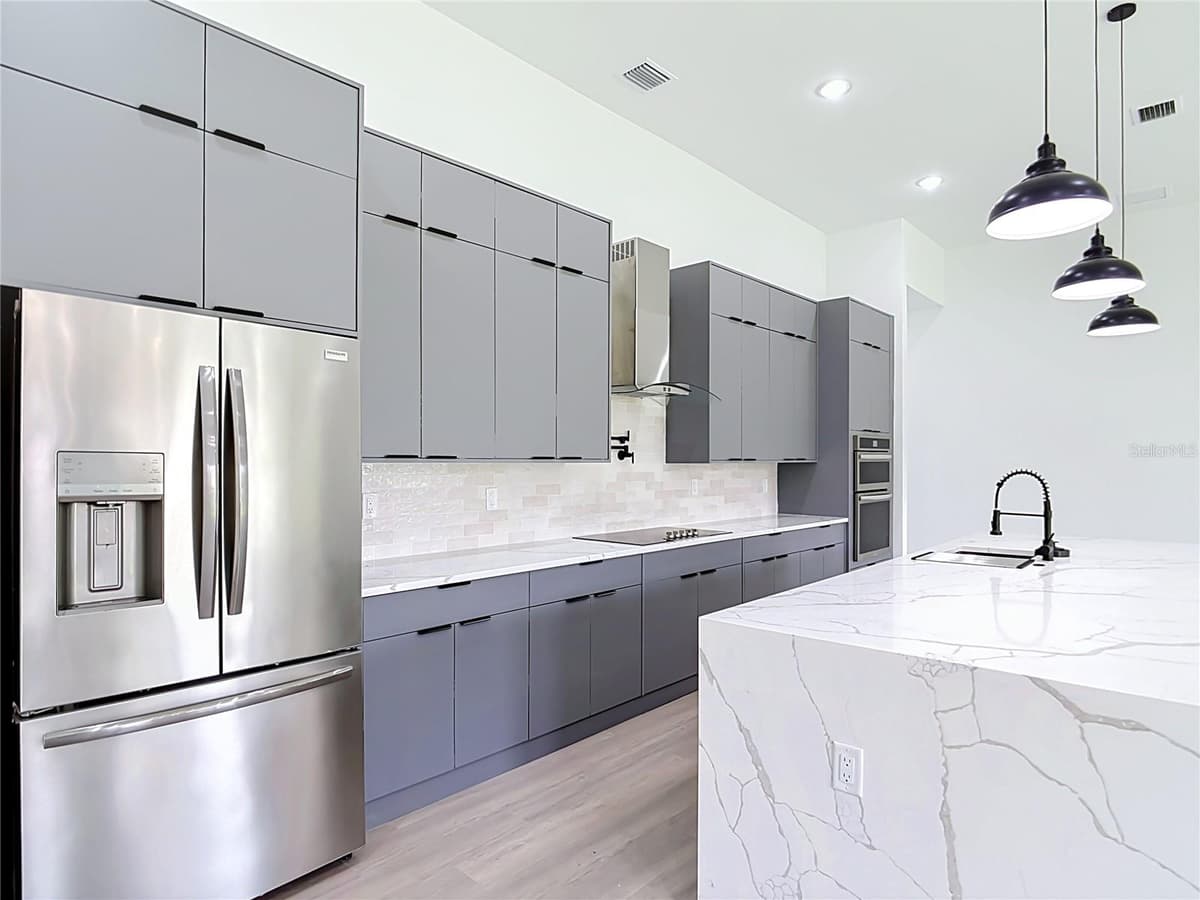 275 LECTURN STREET — photo 15 of 61