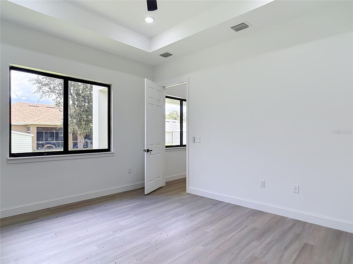 275 LECTURN STREET — photo 44 of 61