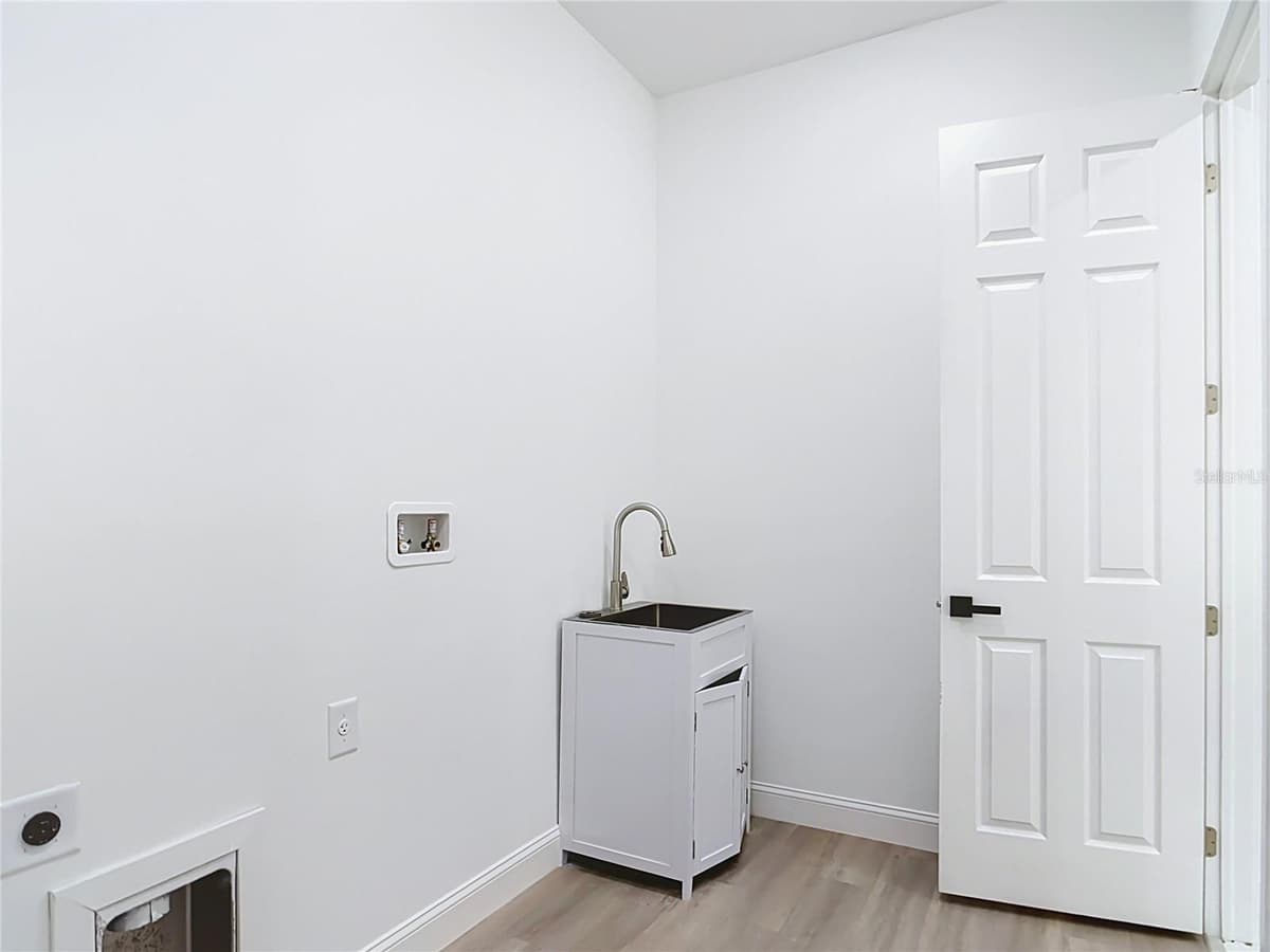 275 LECTURN STREET — photo 50 of 61