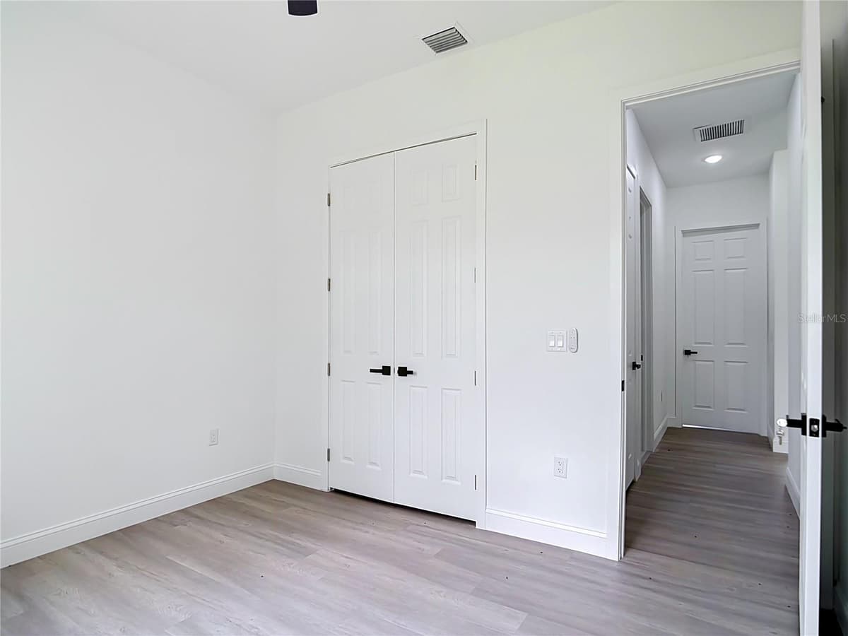 275 LECTURN STREET — photo 34 of 61