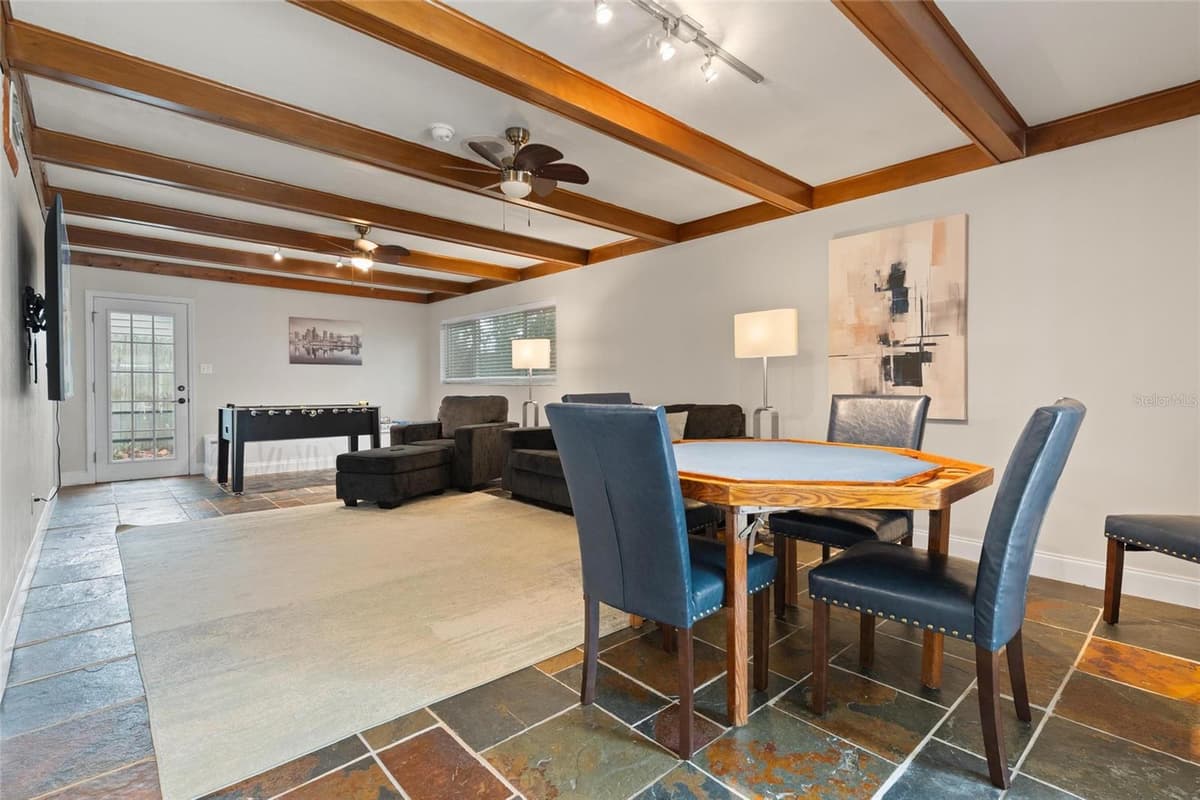 8404 FLAGSTONE DRIVE — photo 14 of 35