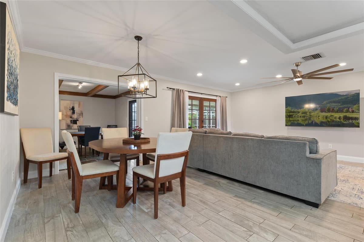 8404 FLAGSTONE DRIVE — photo 11 of 35