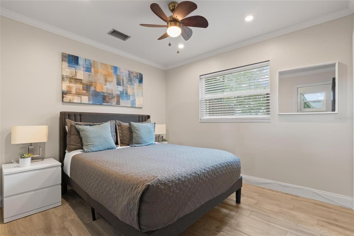 8404 FLAGSTONE DRIVE — photo 17 of 35