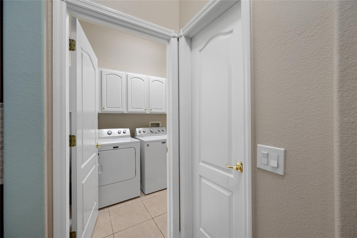 11421 STRATHAVEN COURT — photo 53 of 91