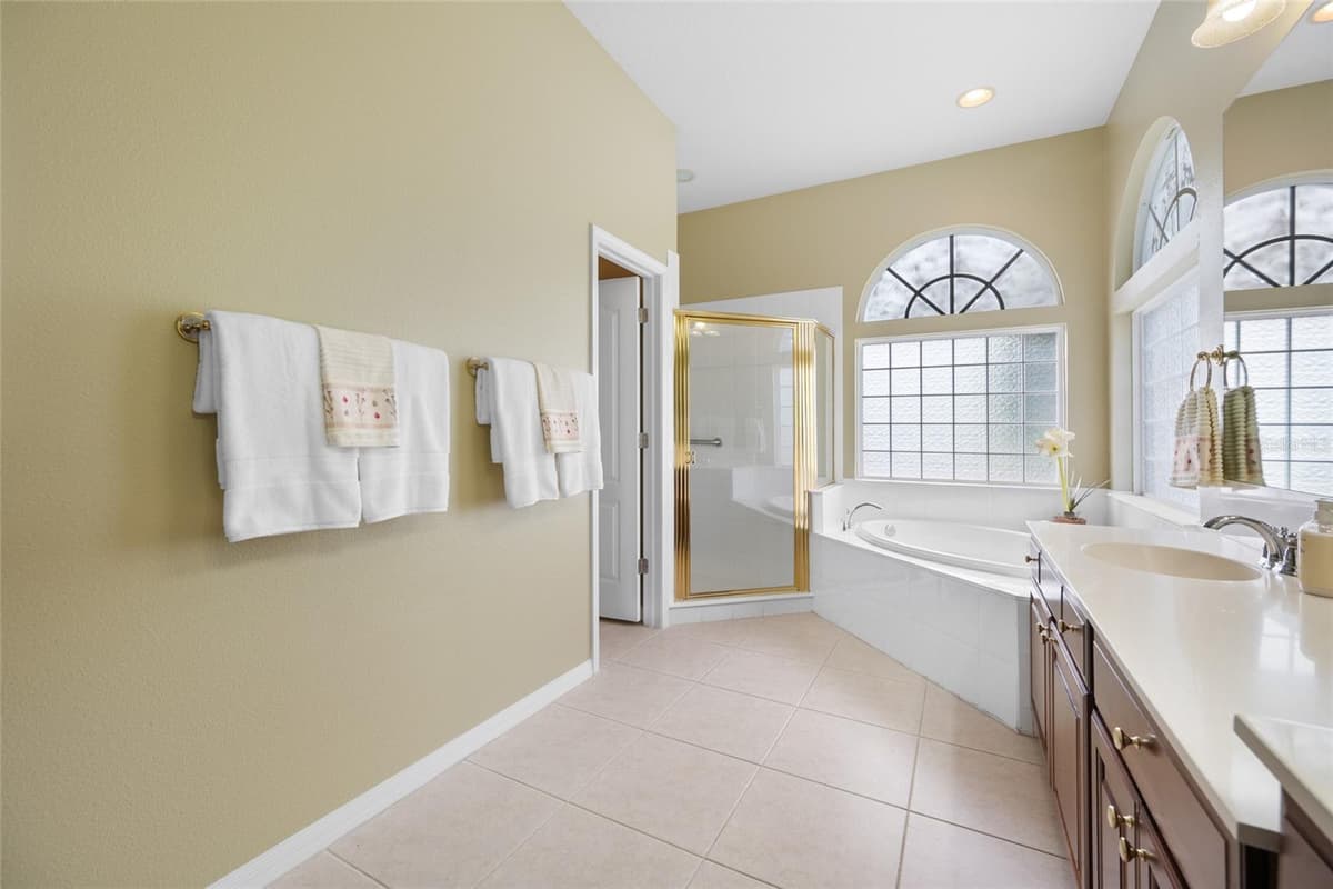 11421 STRATHAVEN COURT — photo 35 of 91