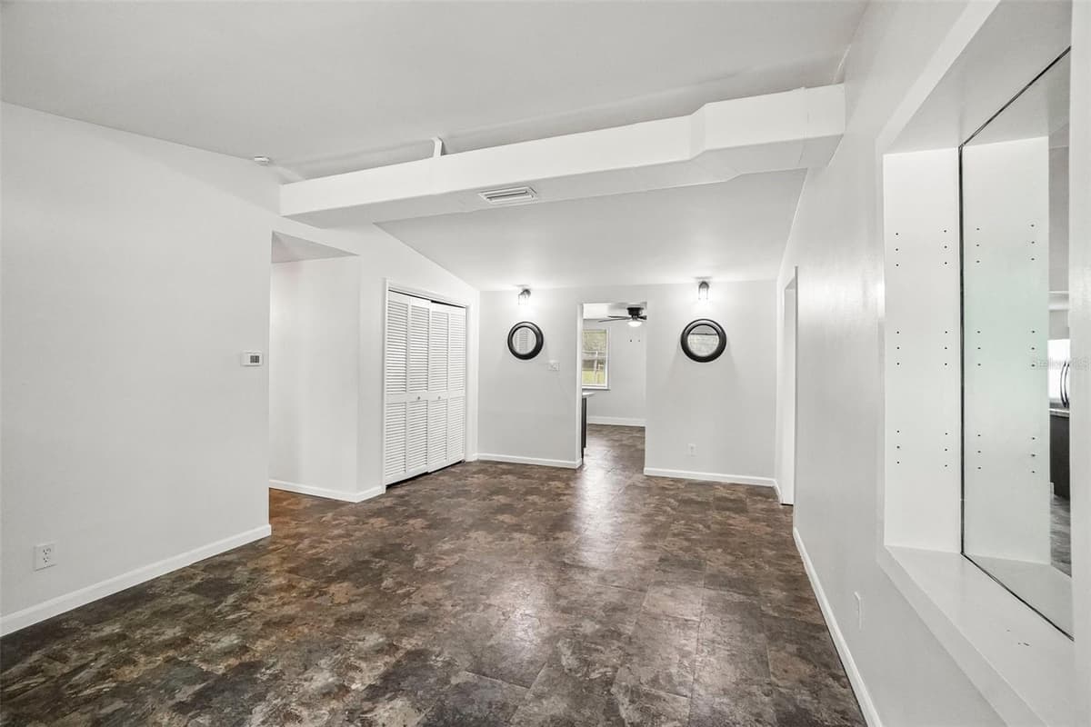 9216 ROBSON STREET — photo 10 of 43