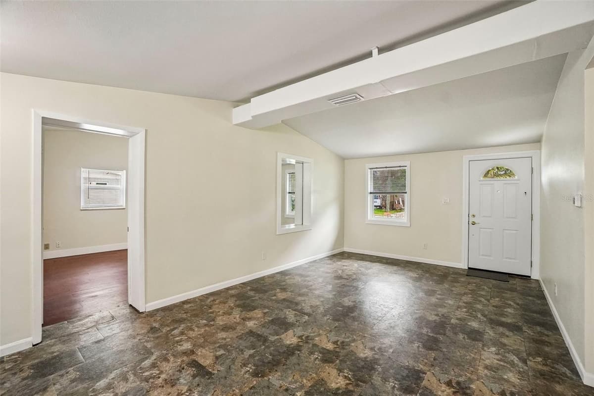 9216 ROBSON STREET — photo 7 of 43