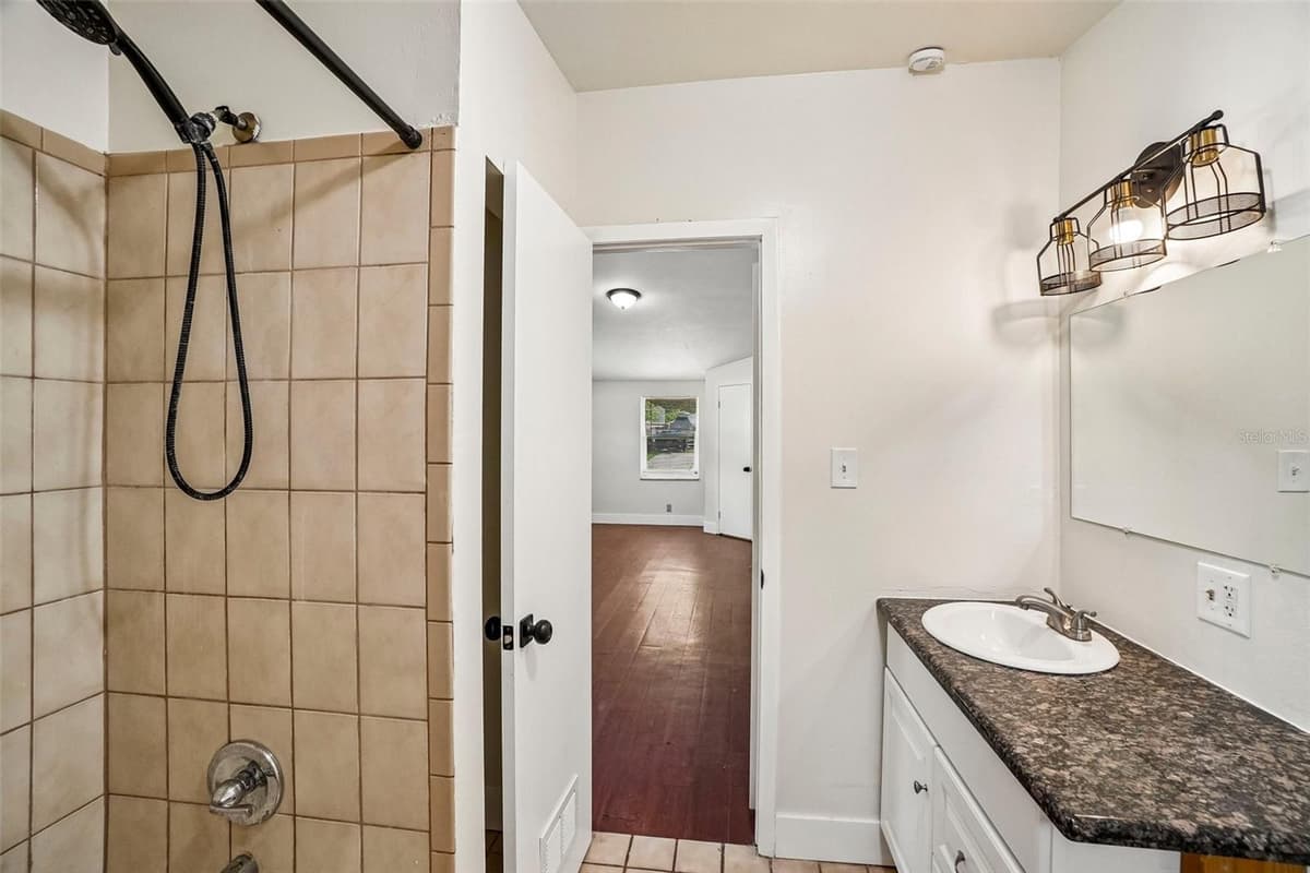9216 ROBSON STREET — photo 19 of 43