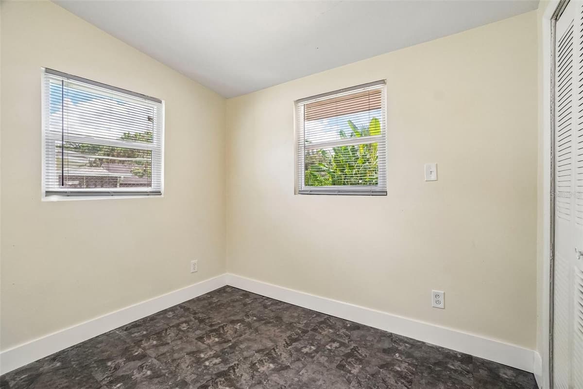 9216 ROBSON STREET — photo 27 of 43