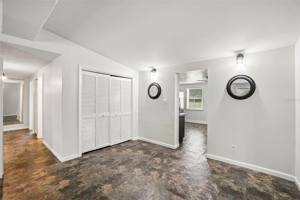 9216 ROBSON STREET — photo 11 of 43