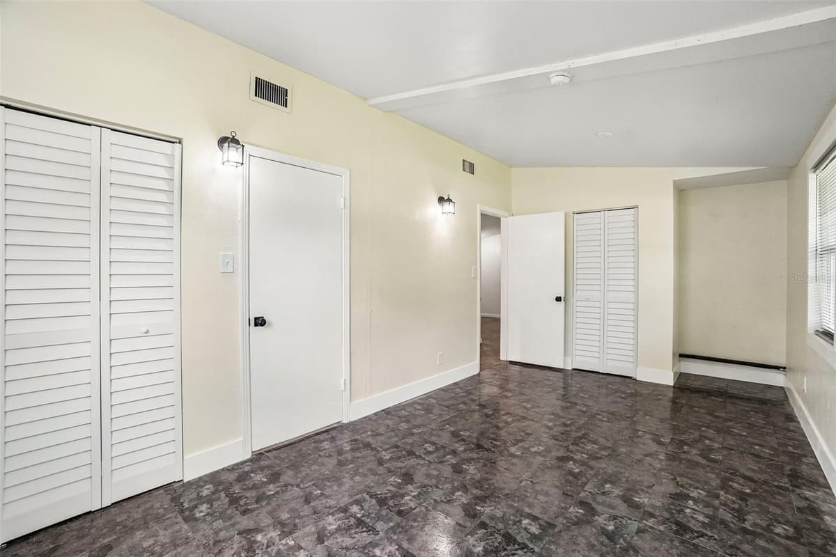 9216 ROBSON STREET — photo 23 of 43
