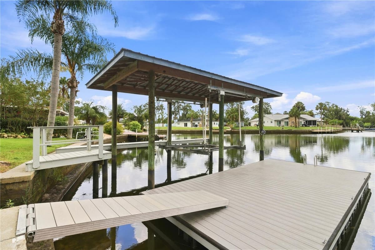 1520 PINWHEEL DRIVE — photo 3 of 42