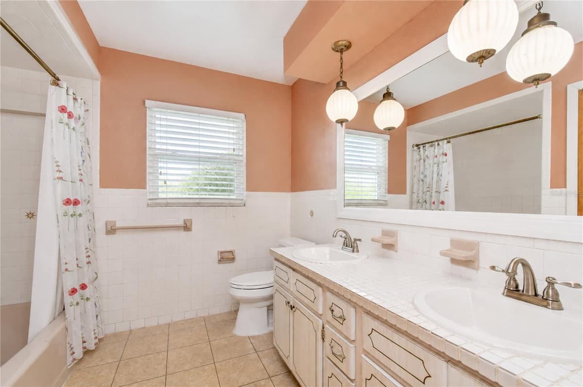 2205 MALIBU DRIVE — photo 22 of 33