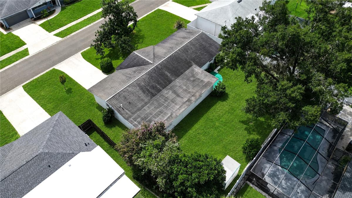 2205 MALIBU DRIVE — photo 31 of 33