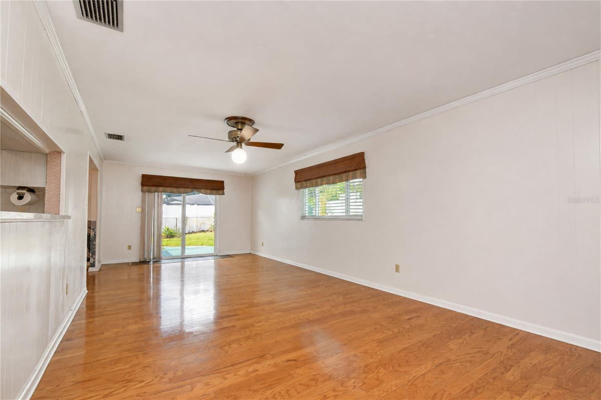 2205 MALIBU DRIVE — photo 13 of 33
