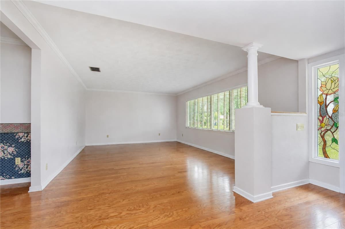 2205 MALIBU DRIVE — photo 6 of 33