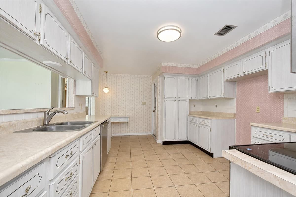 2205 MALIBU DRIVE — photo 10 of 33