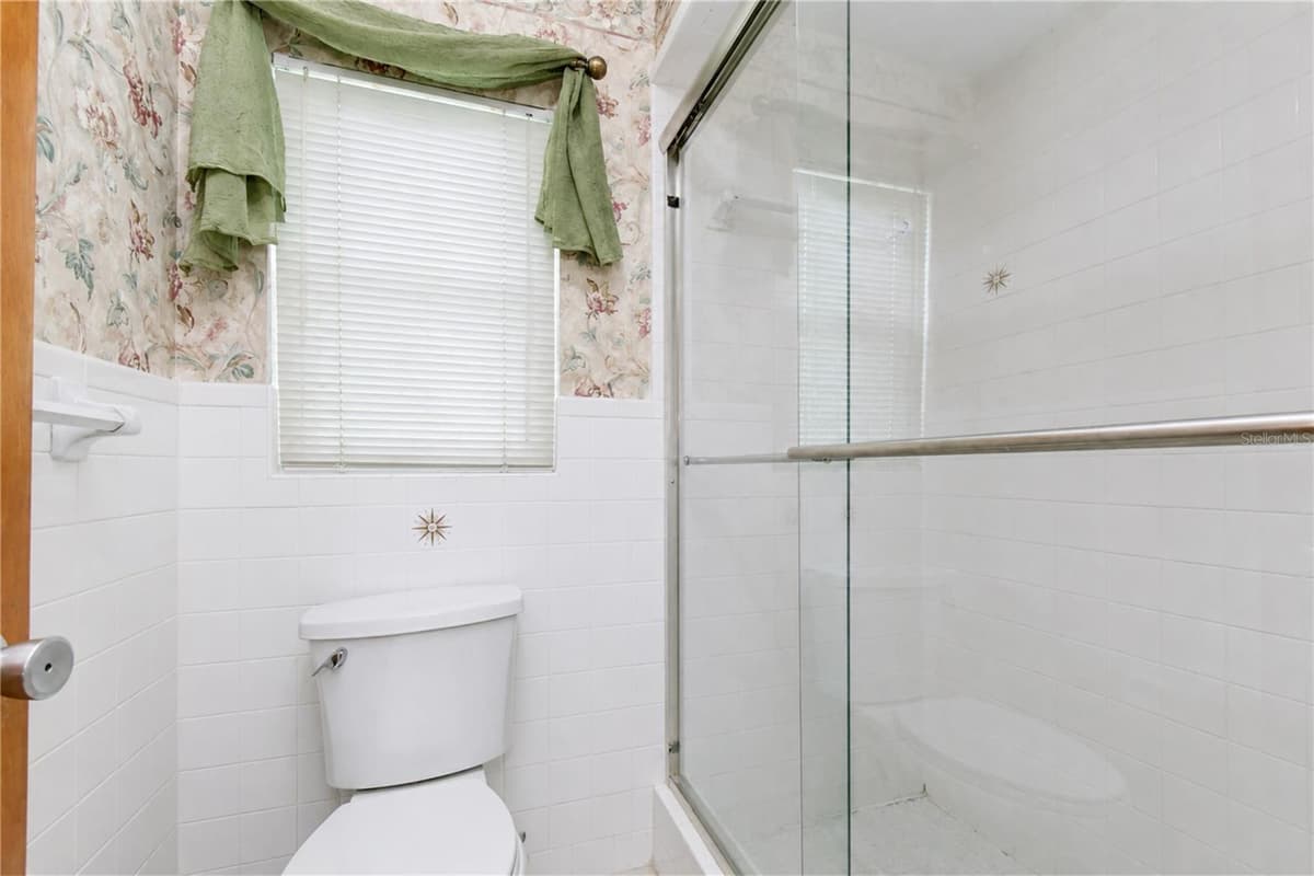 2205 MALIBU DRIVE — photo 18 of 33