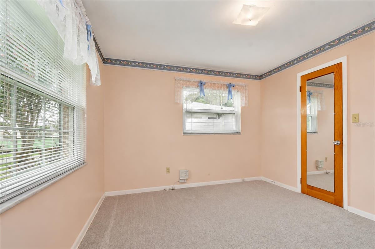 2205 MALIBU DRIVE — photo 26 of 33