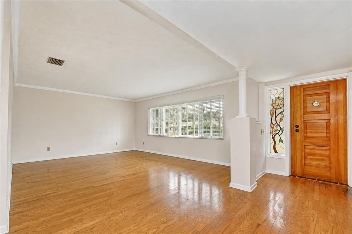 2205 MALIBU DRIVE — photo 5 of 33