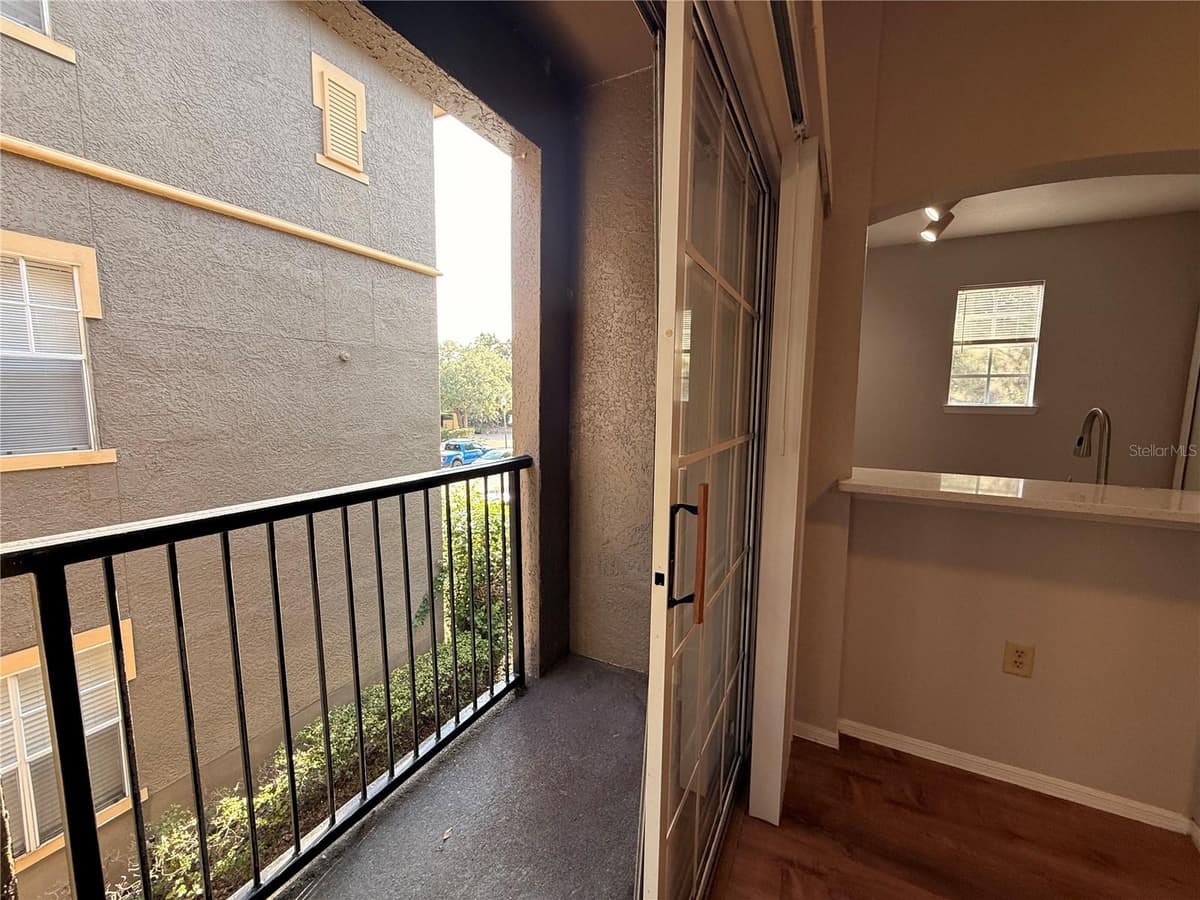 102 VISTA VERDI CIRCLE — photo 20 of 38