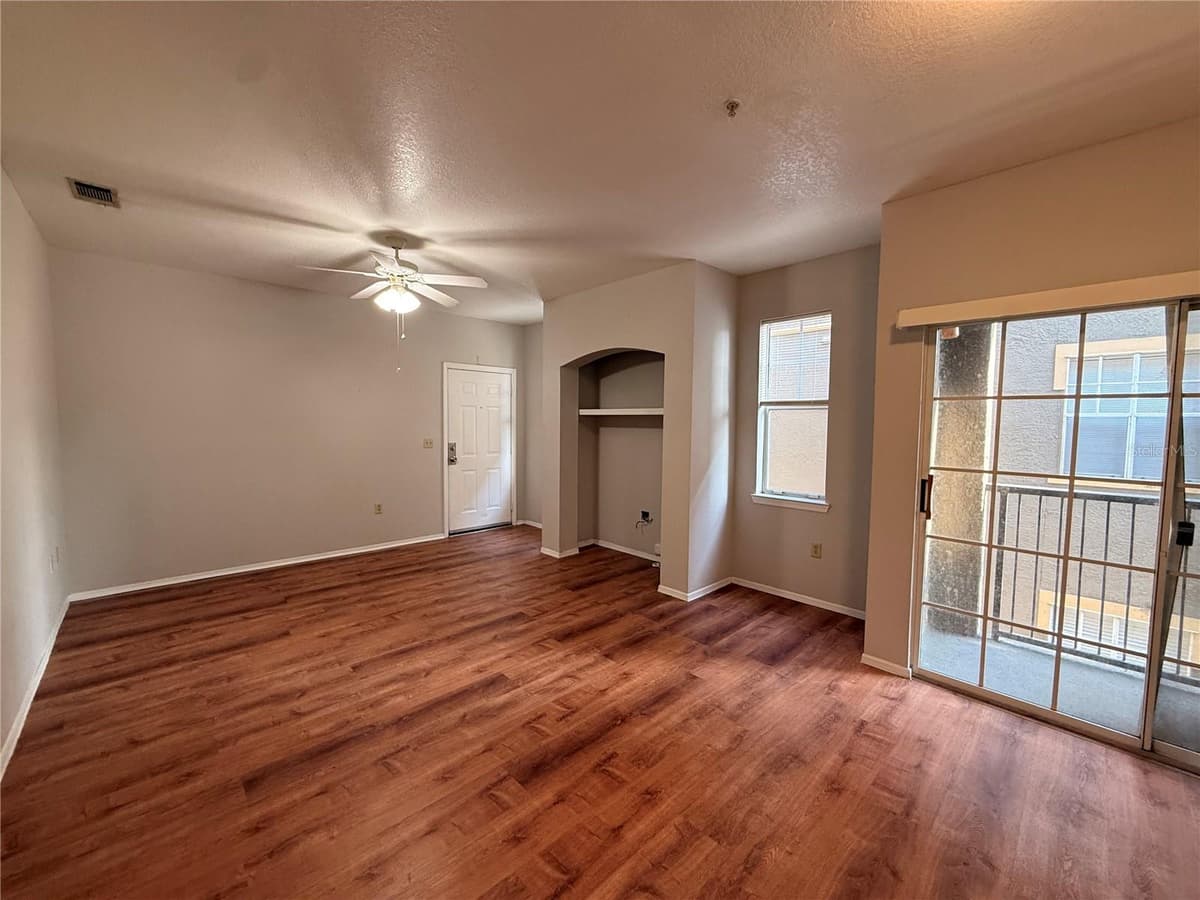 102 VISTA VERDI CIRCLE — photo 6 of 38