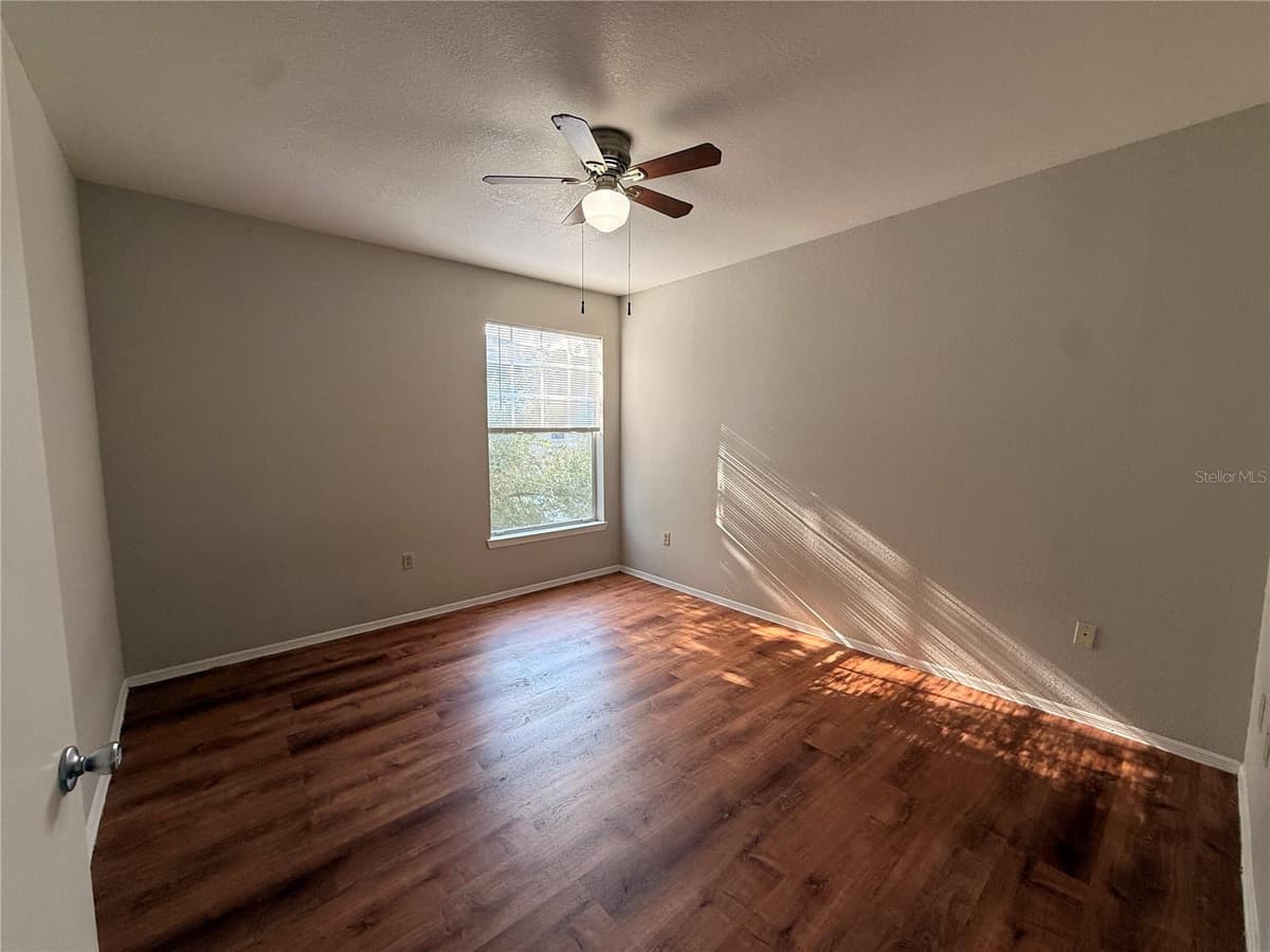 102 VISTA VERDI CIRCLE — photo 15 of 38