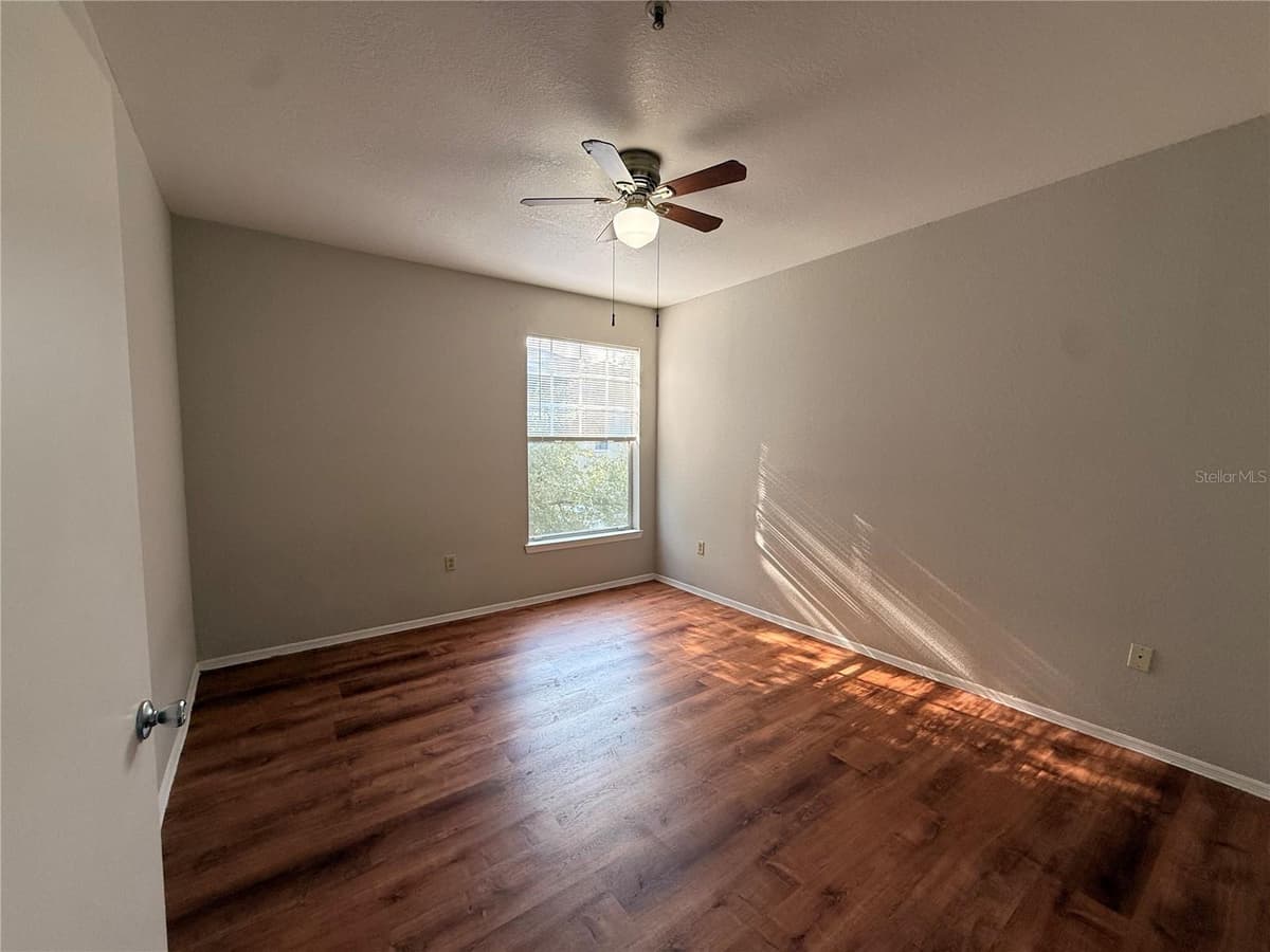 102 VISTA VERDI CIRCLE — photo 22 of 38