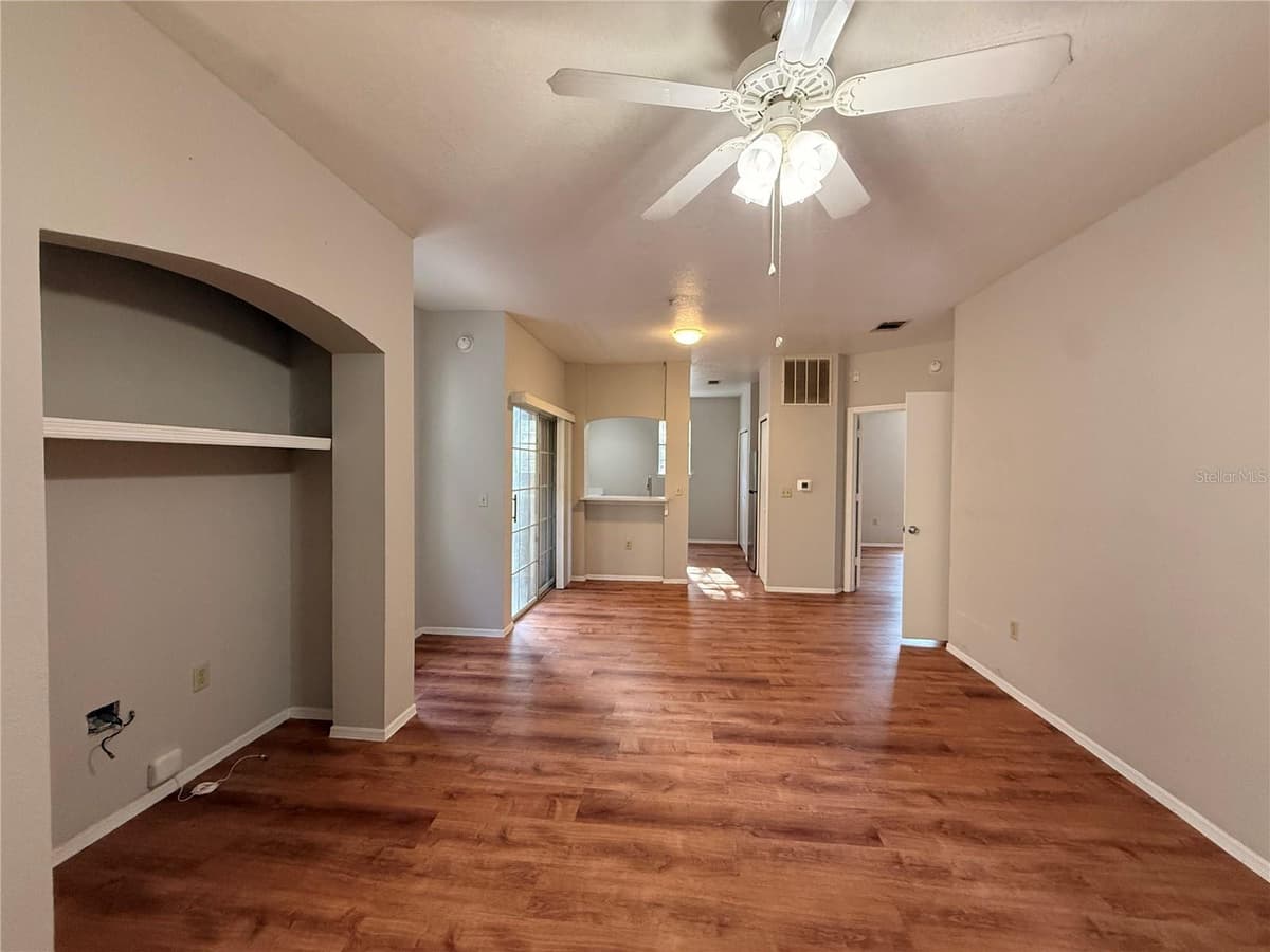 102 VISTA VERDI CIRCLE — photo 5 of 38