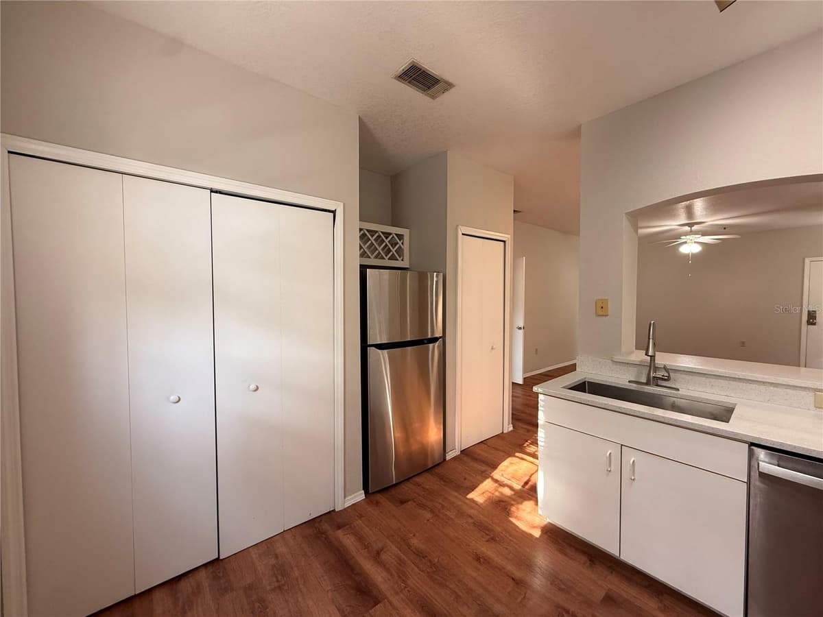 102 VISTA VERDI CIRCLE — photo 11 of 38