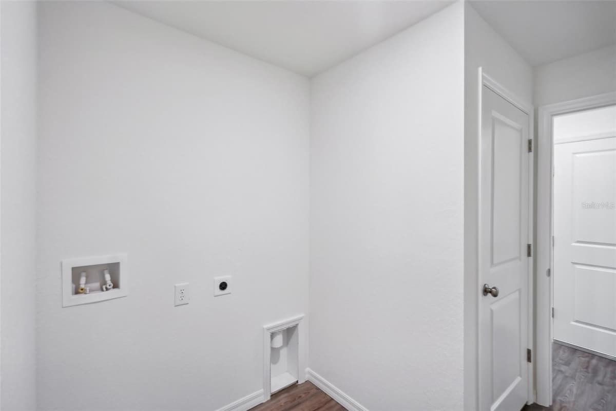 1217 STONE RIDGE CIRCLE — photo 28 of 34