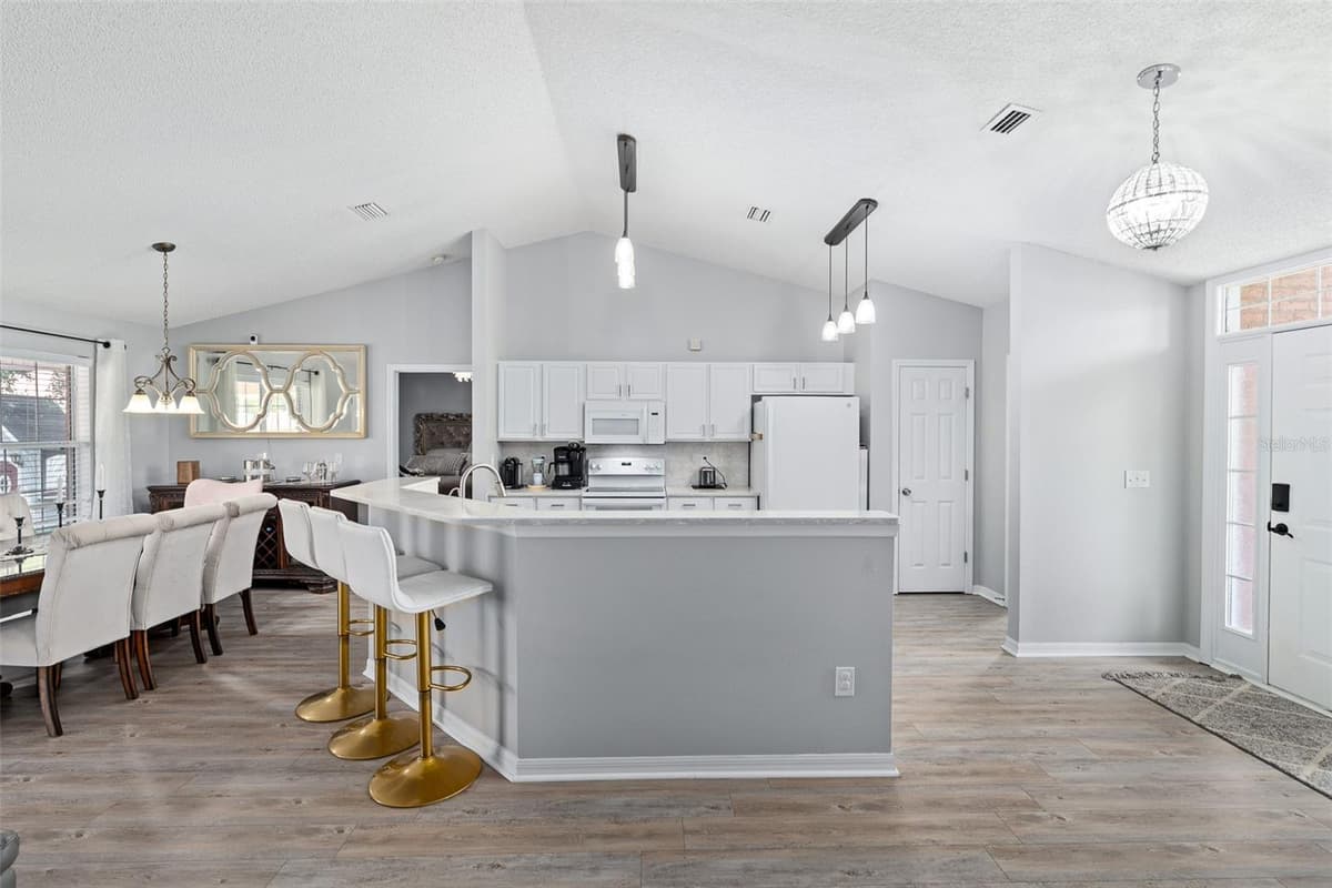 23 POWDER HILL LANE — photo 4 of 46