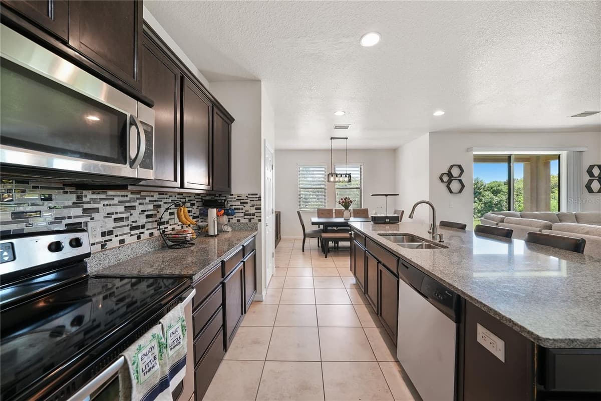 8415 LOBLOLLY PINE COURT — photo 6 of 38