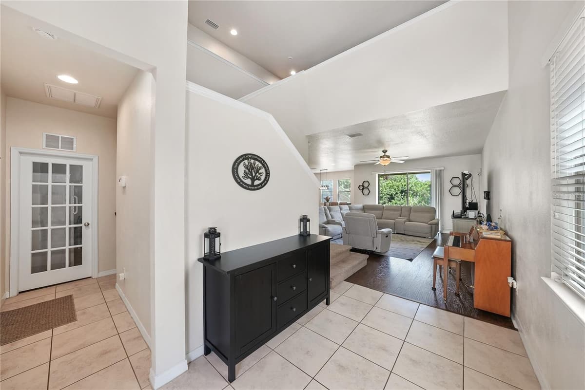 8415 LOBLOLLY PINE COURT — photo 2 of 38