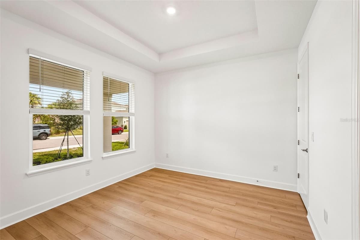 7024 FOXBORO WAY — photo 13 of 49