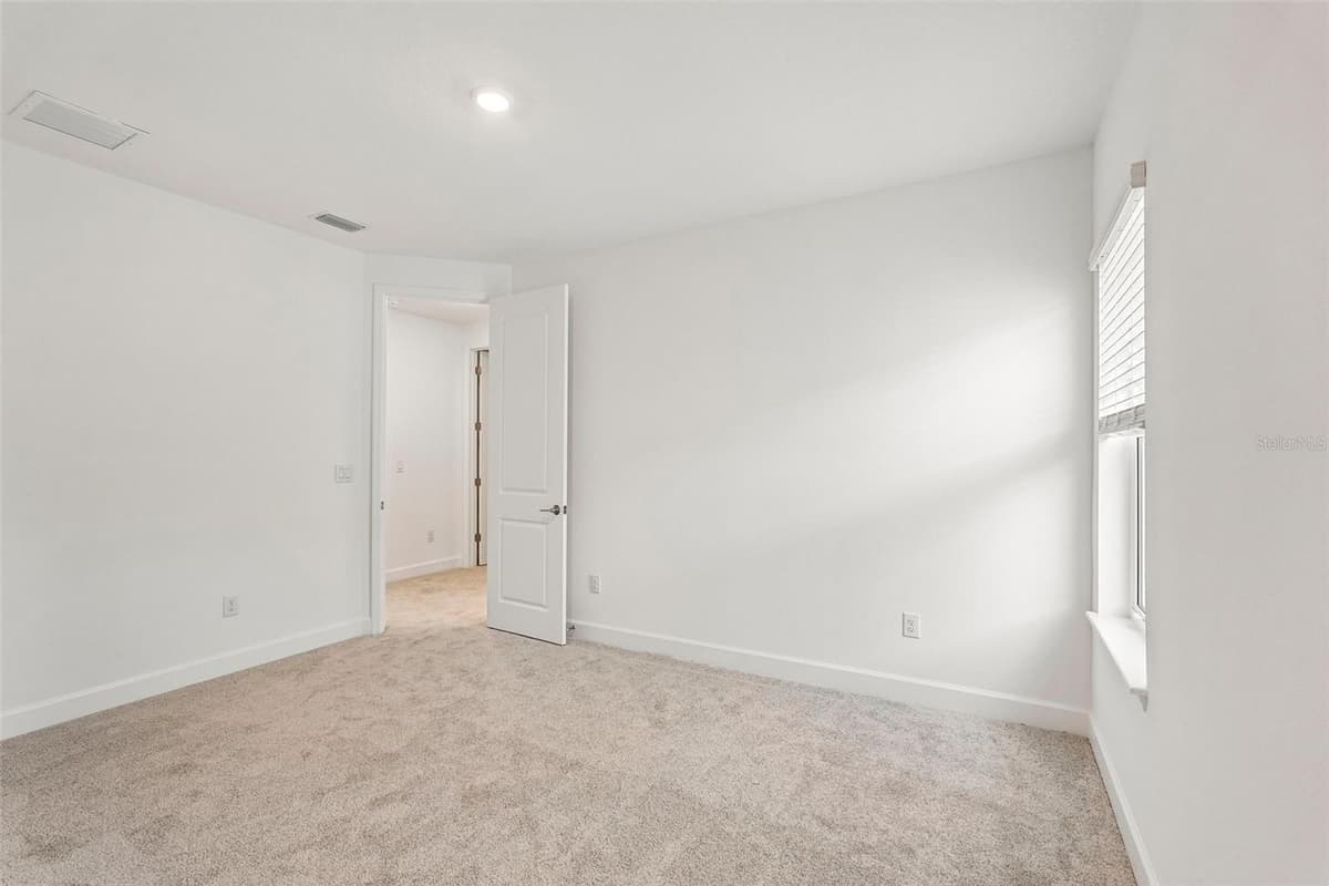 7024 FOXBORO WAY — photo 33 of 49