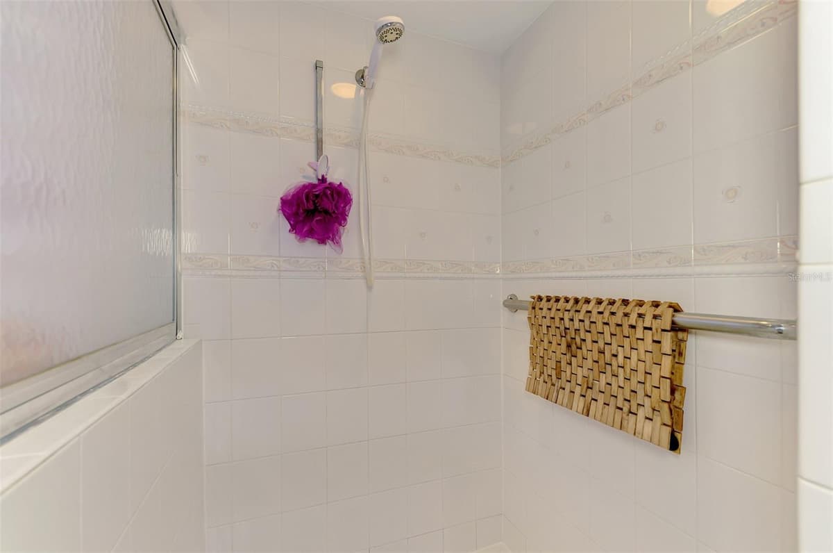 8252 PARKSIDE DRIVE — photo 43 of 82