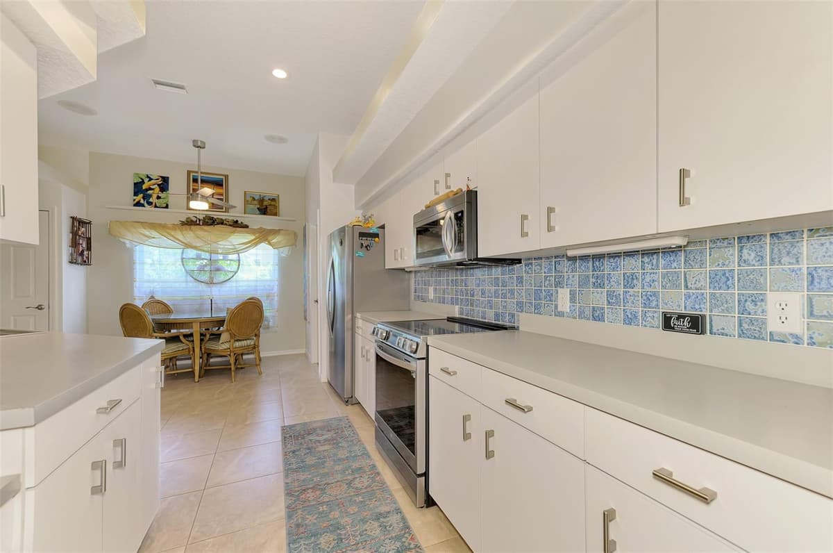 8252 PARKSIDE DRIVE — photo 33 of 82