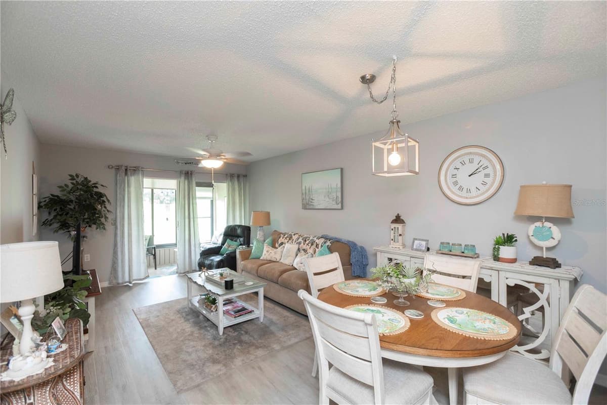 11140 CARRIAGE HILL DRIVE — photo 6 of 43