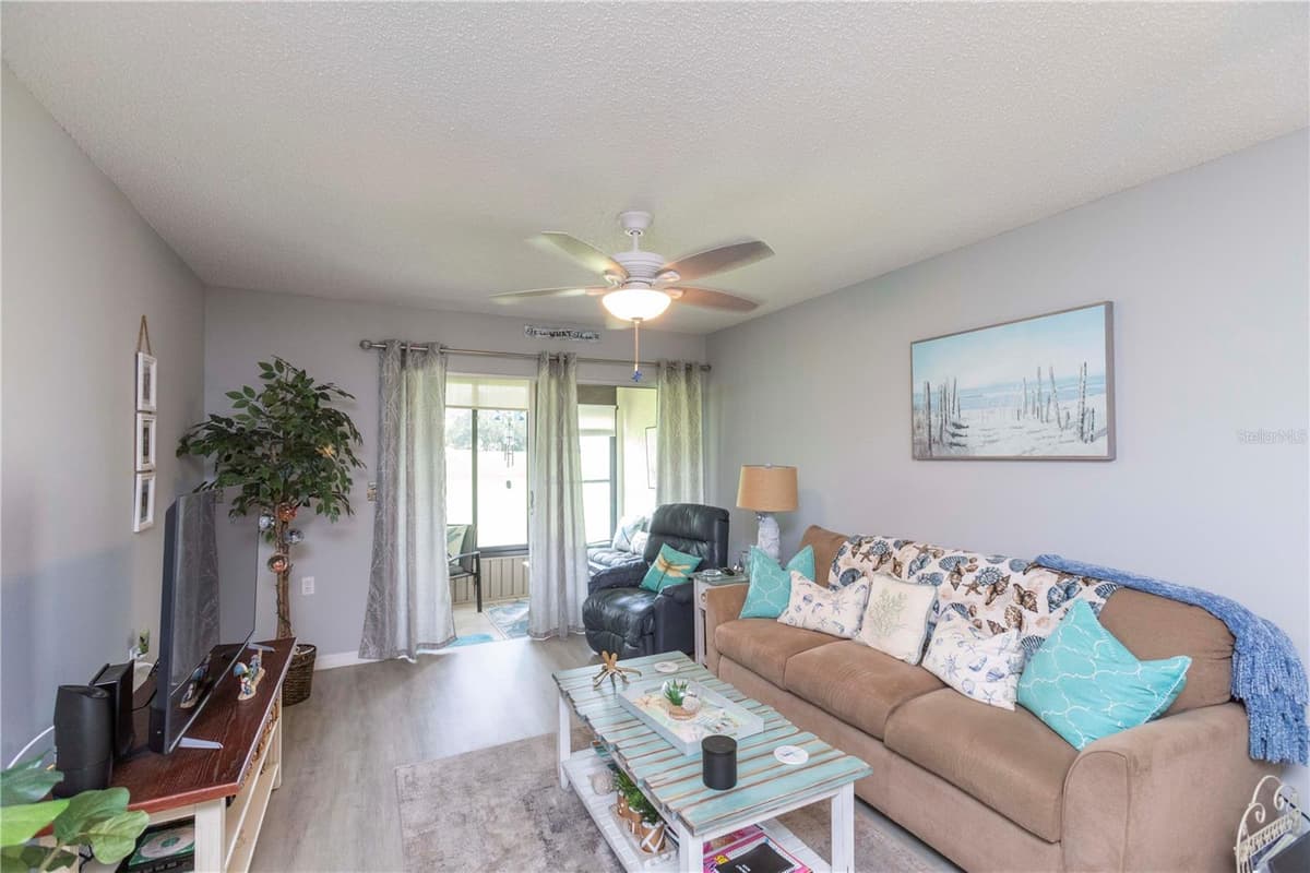 11140 CARRIAGE HILL DRIVE — photo 7 of 43