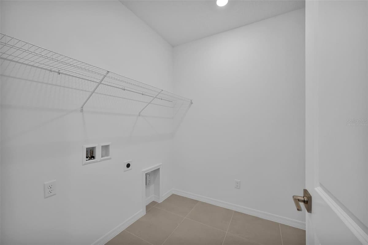 83 LAKE MANATEE DRIVE — photo 10 of 37